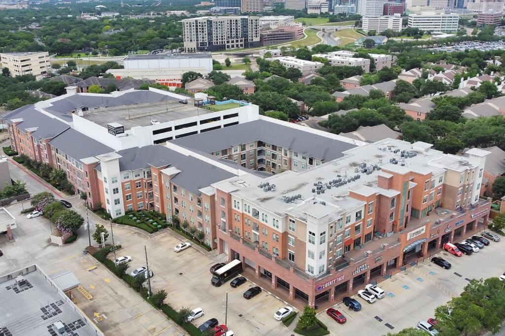 Beautiful Unit Near Med Center W/ Shopping Center Apartment Хюстън Екстериор снимка